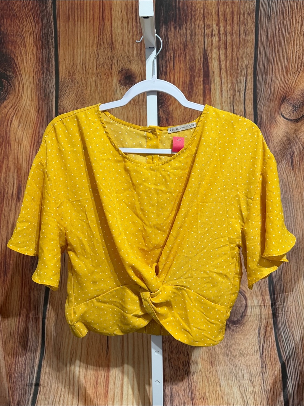 🚨(4/$10) Active USA Cropped Flutter Sleeve Top Size M